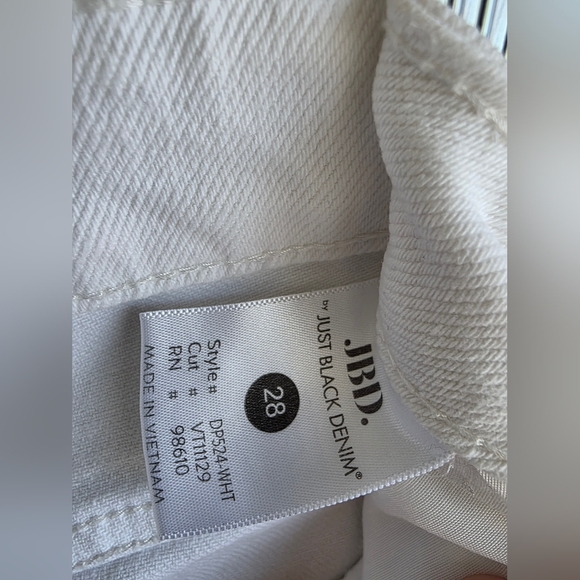 JBD Women's High-Rise Straight White Jeans - Picture 4 of 10